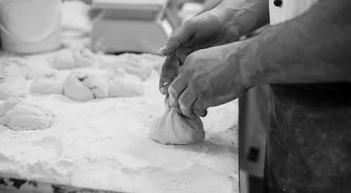Se reconvertir, 10 semaines pour apprendre les fondamentaux de la boulangerie et de la pâtisserie